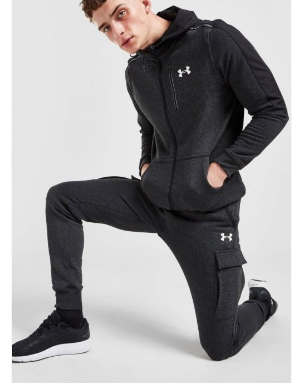under-armour-threadbone-tracksuit-black-front